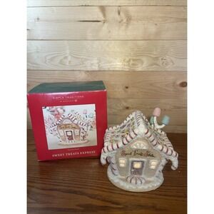 Dept 56 Simple Traditions Sweet Treats Express "Sugar Coated Sweet Treat Station